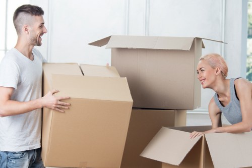 Unpacking assistance for a family move in Forestgate
